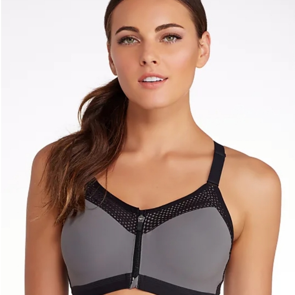 36G Wacoal sports bra